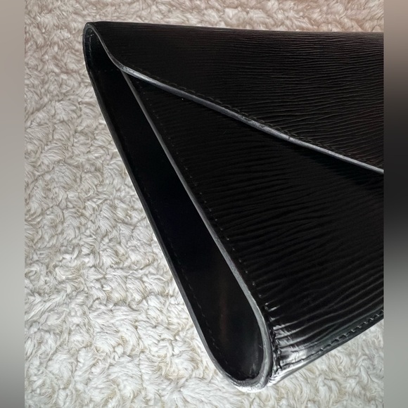 Authentic Louis Vuitton Black Leather Epi Art Deco Clutch - Picture 7 of 9